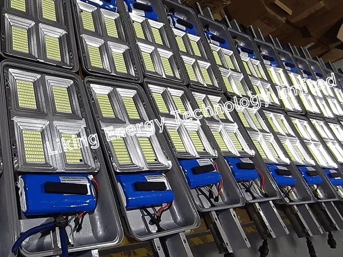 Suka BC kuasa tinggi membawa kilang cahaya taman