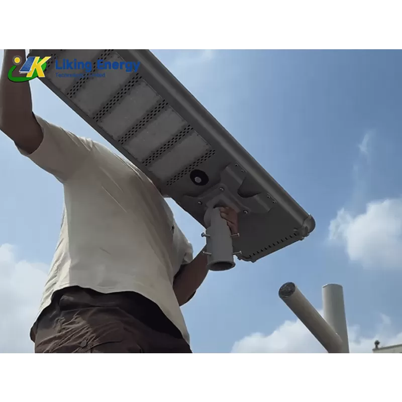 Semua dalam satu penyelesaian cahaya jalan suria